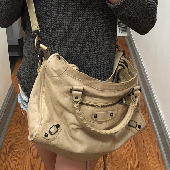 Authentic Balenciaga City Bag in Beige - Picture 7 of 8